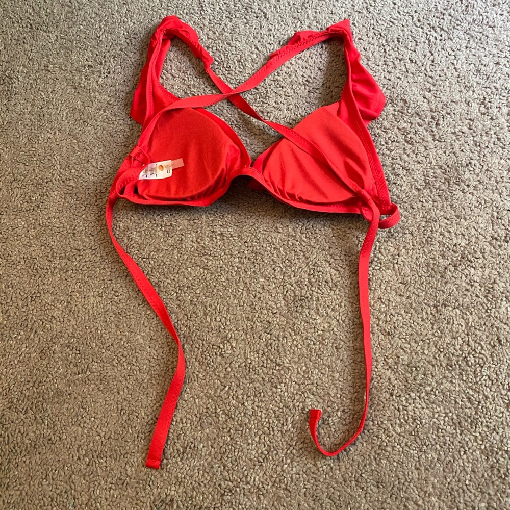 Red Bikini Top 👙 - Picture 4 of 5